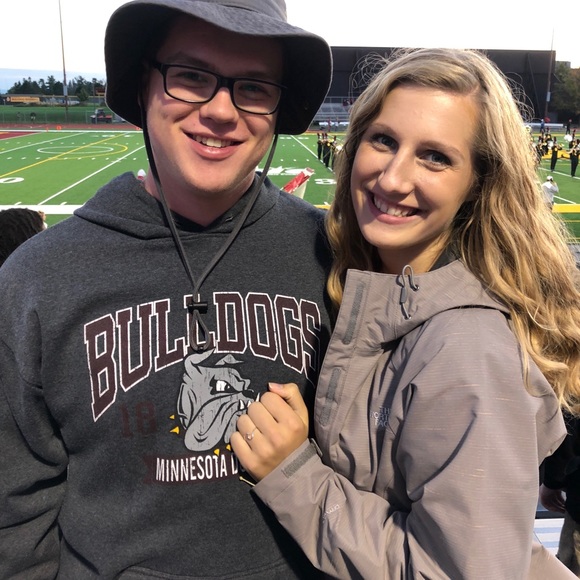 Meet your Posher, Mikayla - Picture 1 of 1